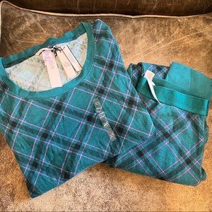 NWT Victorias Sexret 2 piece pajama set